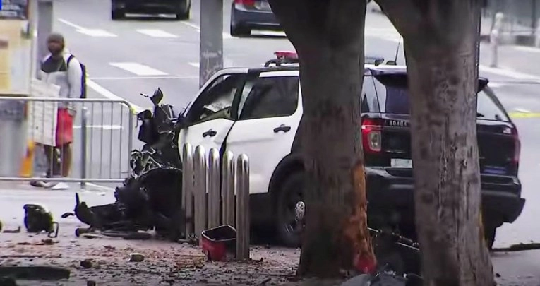 Muškarac u SAD-u ukrao policijski auto. Unutra bila policajka