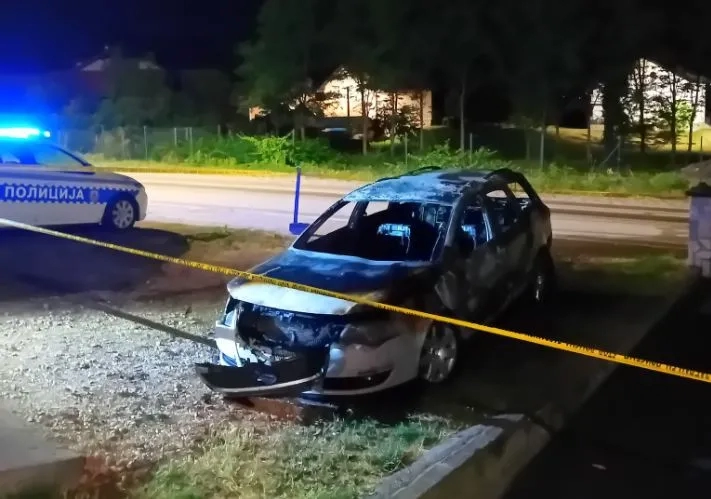 Oglasila se policija o požaru na automobilu Amira Hurtića, ali i stranka kojoj pripada