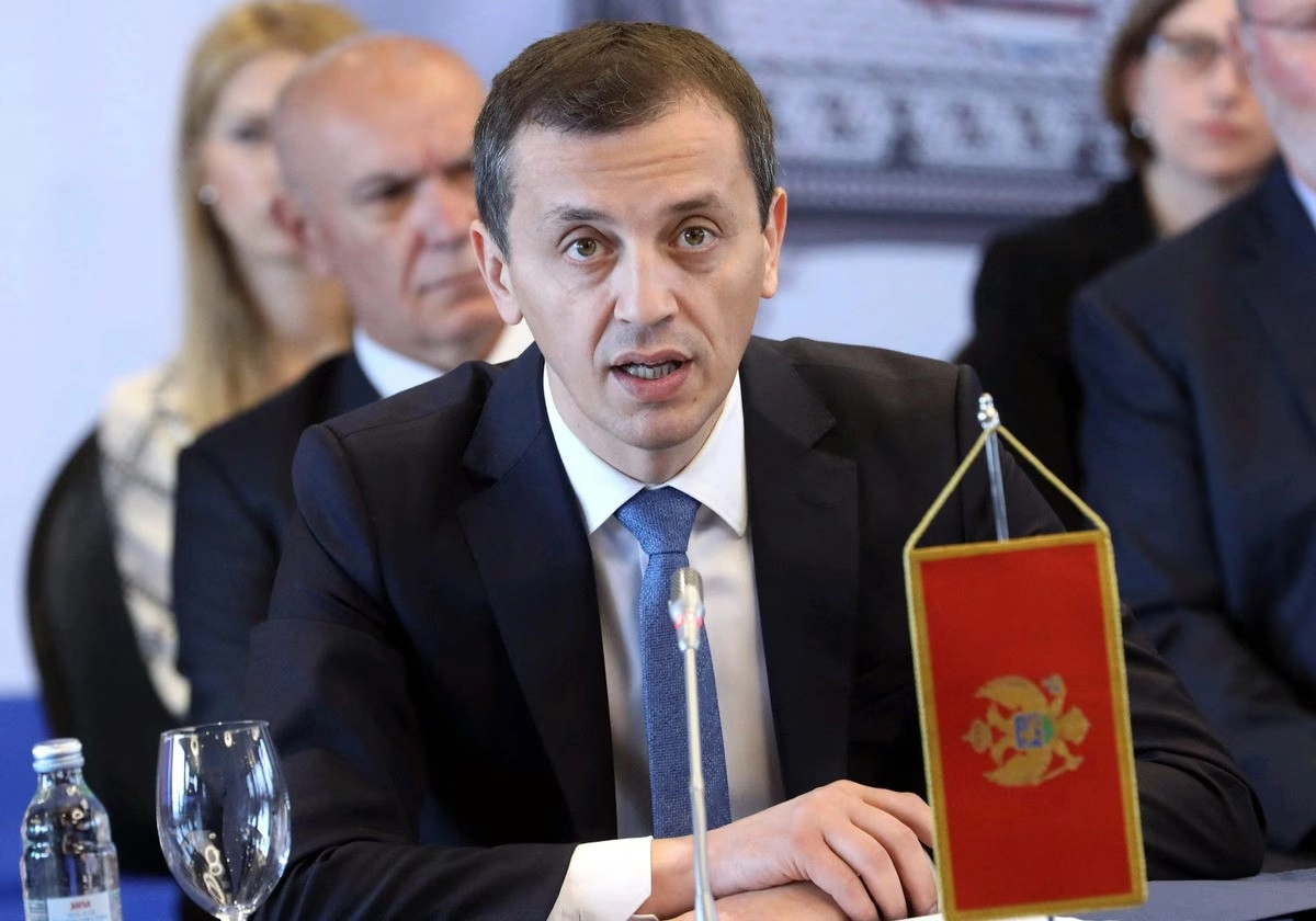 Uhićen bivši crnogorski ministar obrane,oporba tvrdi da je riječ o političkom progonu