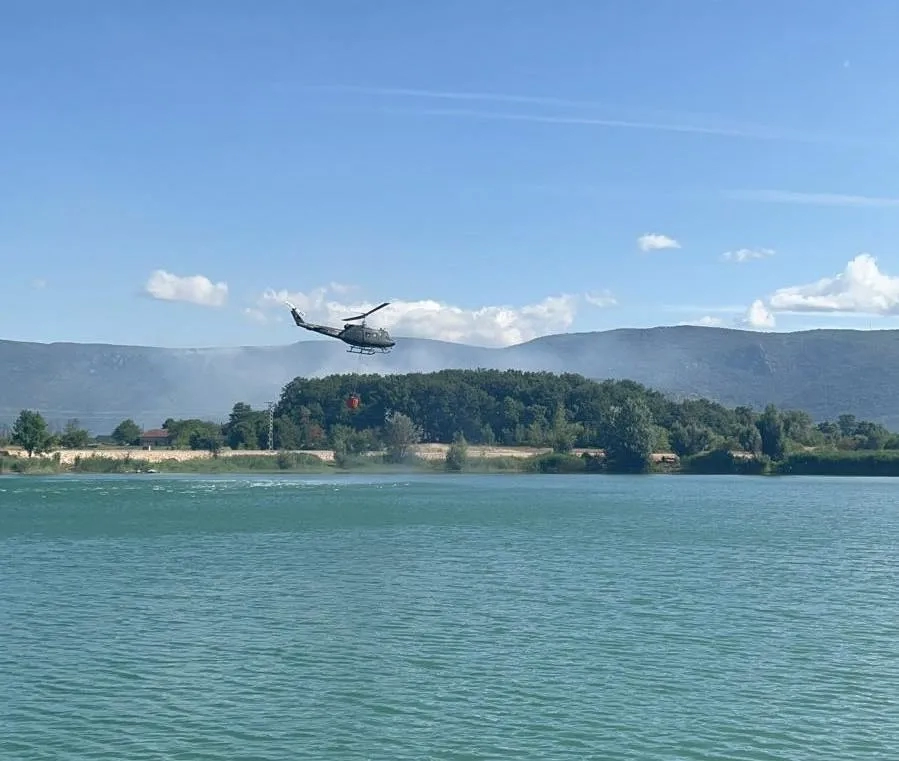 Oružane snage će angažirati još jedan helikopter zbog požara u Grudama