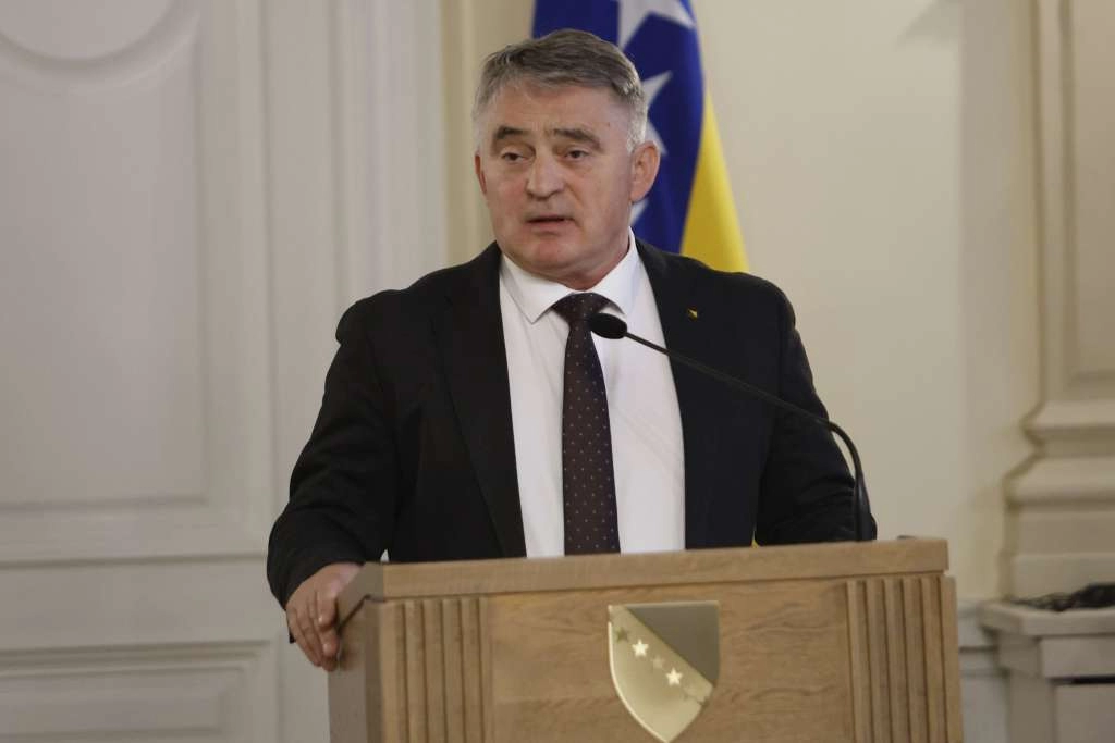Komšić se osjeća 'odlično', vraća se na posao