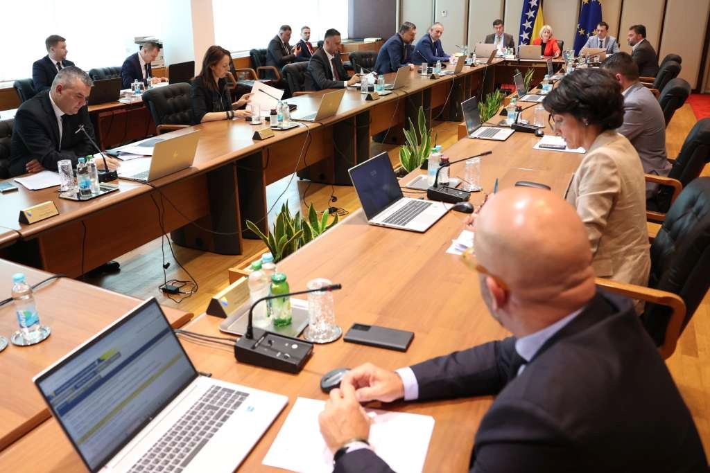 Vijeća ministara BiH danas o povećanju plaća zaposlenima u institucijama