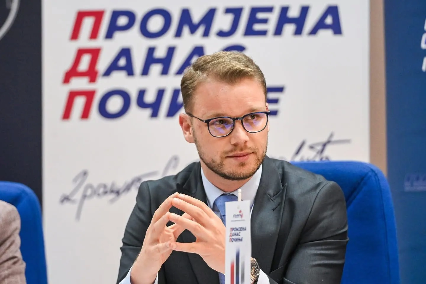 Zapad nam je napravio izborni sistem s više stranaka da se više svađamo