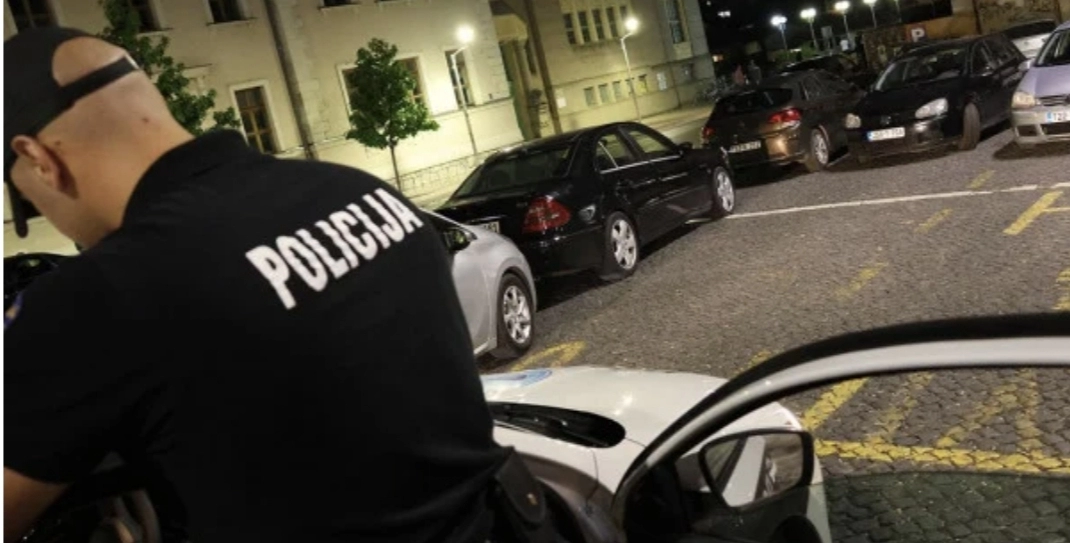 Pretres kuće u Mostaru: Policija pronašla oružje i streljivo, uhićen muškarac