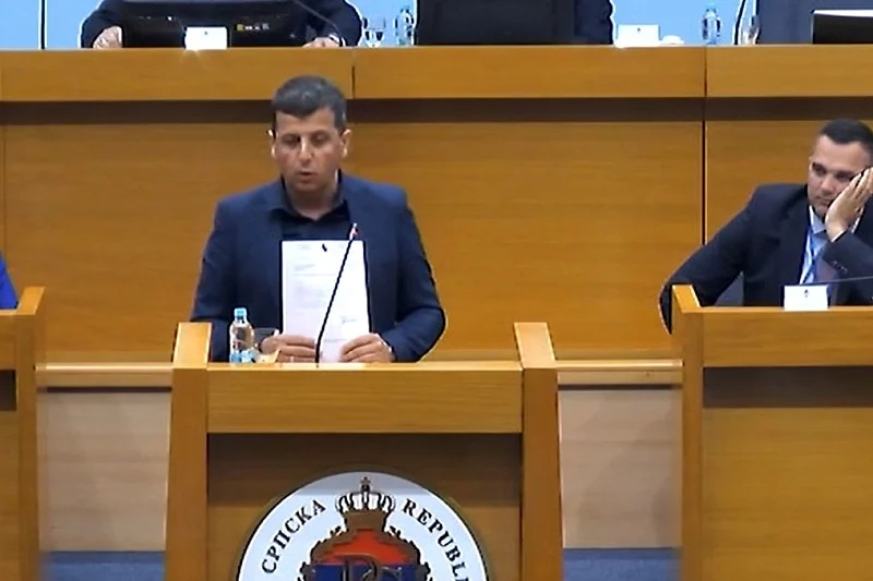 VUKANOVIĆ: "Ne gurajte nas u provaliju, niko nije poslušao vaš poziv da napusti institucije BiH"