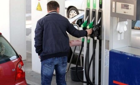 NESPOSOBNA VLAST Gorivo preko tri marke: Građani plaćaju cijenu političkih blokada