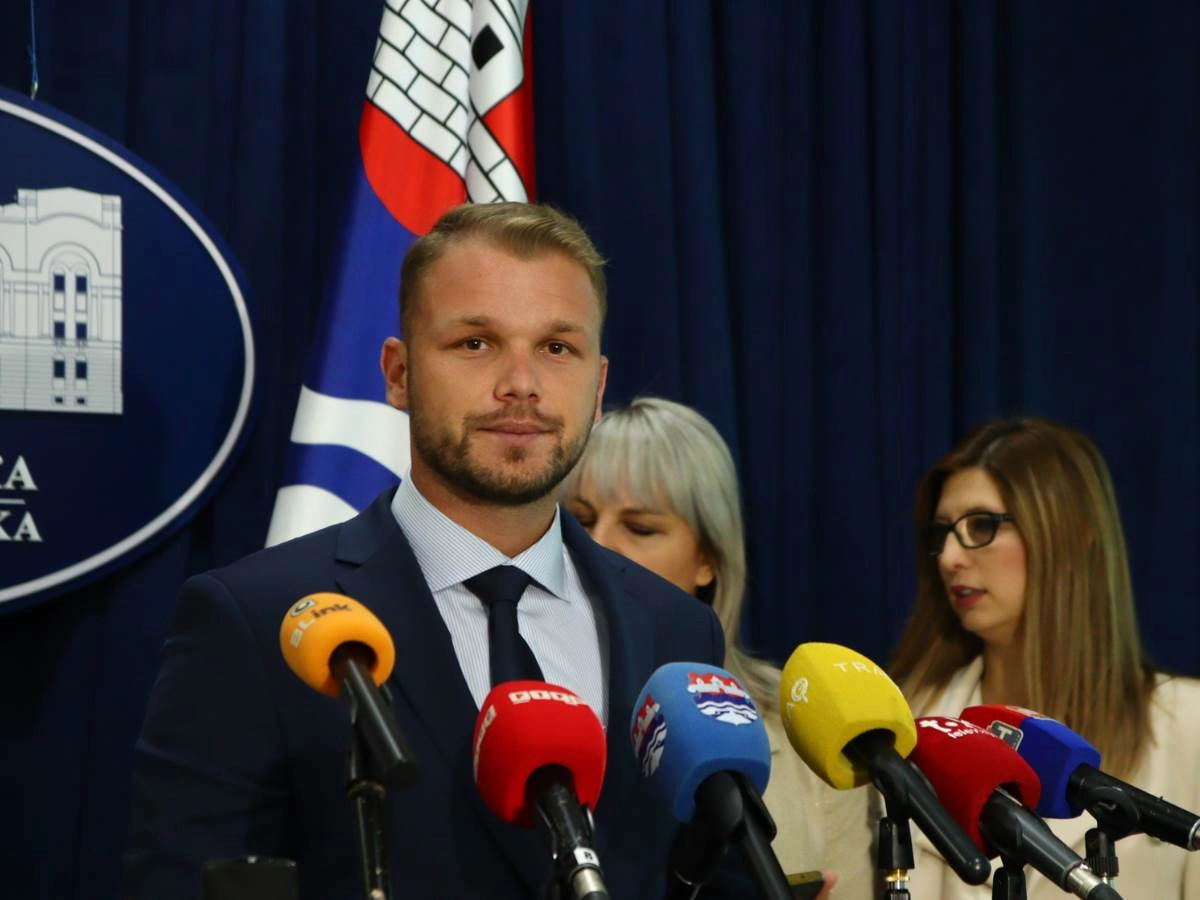 Novo prepucavanje Dodika i Stanivukovića