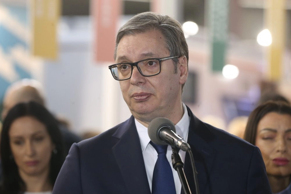 Vučić Ćacilend pretvara u Božično selo
